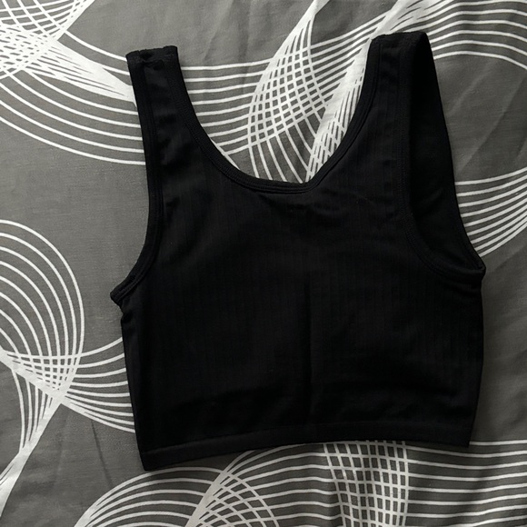 Black Ribbed Crop Top - Picture 4 of 4